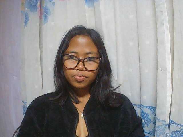Natalie-Luxa live cam on BongaCams