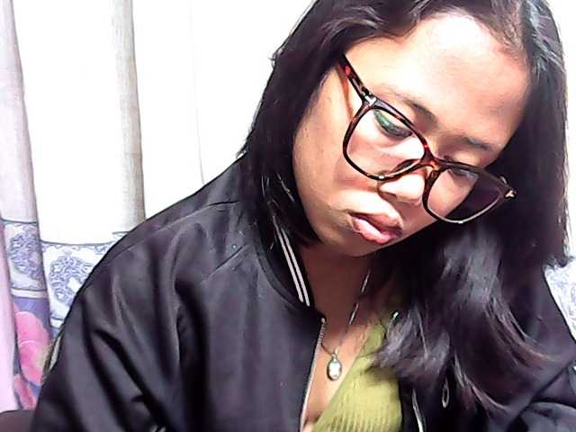 Natalie-Luxa live cam on BongaCams