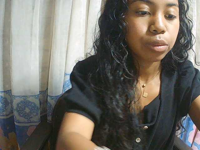 Natalie-Luxa live cam on BongaCams