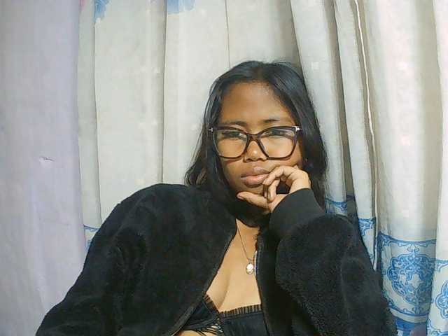 Natalie-Luxa live cam on BongaCams