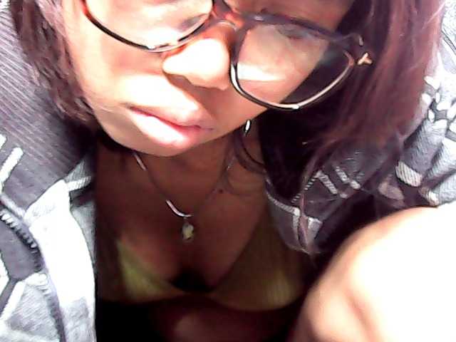 Natalie-Luxa live cam on BongaCams