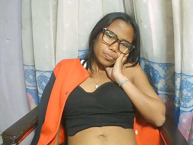 Natalie-Luxa live cam on BongaCams
