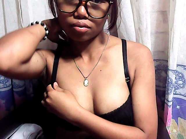 Natalie-Luxa live cam on BongaCams
