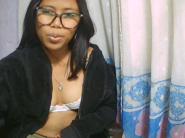 Natalie-Luxa live cam on BongaCams