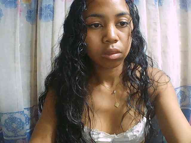Natalie-Luxa webcam