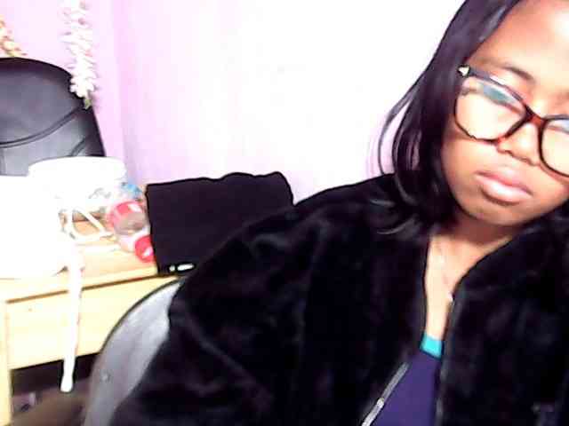 Natalie-Luxa webcam