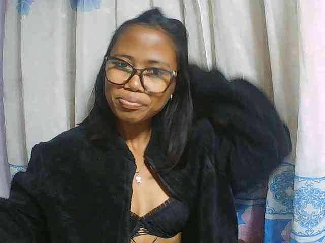 Natalie-Luxa webcam