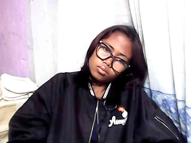 Natalie-Luxa webcam