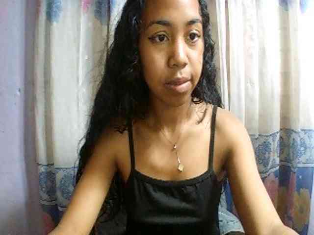 Natalie-Luxa webcam