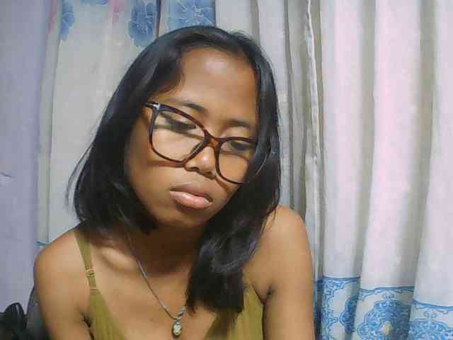 Natalie-Luxa webcam
