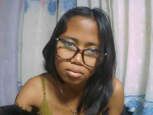 Natalie-Luxa webcam