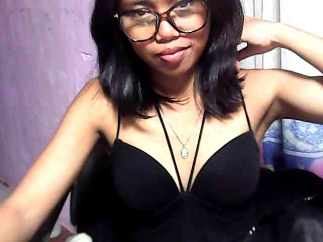 Natalie-Luxa webcam