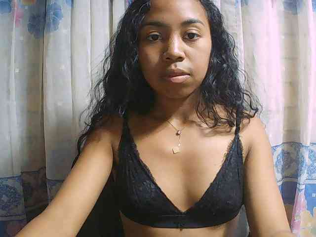 Natalie-Luxa webcam
