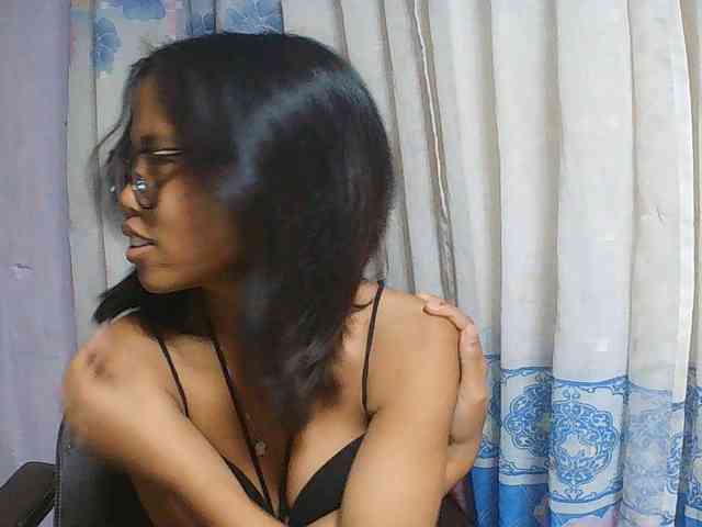 Natalie-Luxa webcam