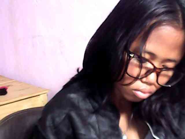 Natalie-Luxa webcam