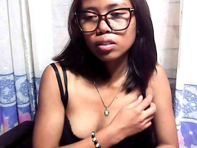 Natalie-Luxa webcam