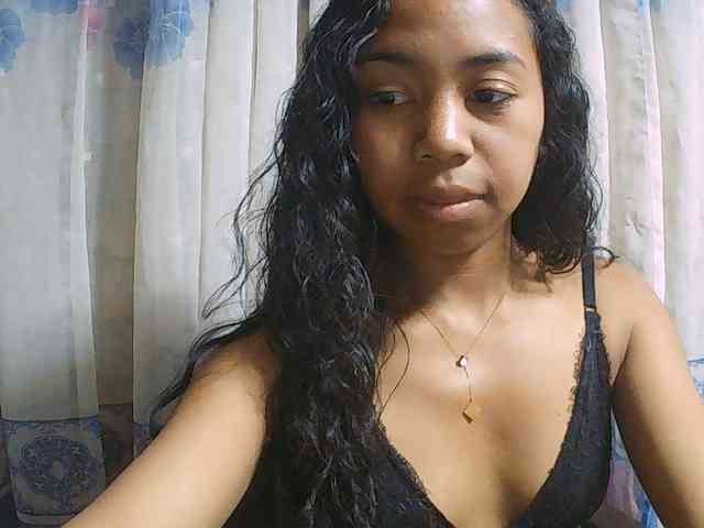 Natalie-Luxa webcam