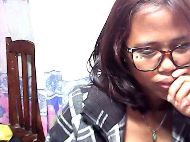 Natalie-Luxa webcam