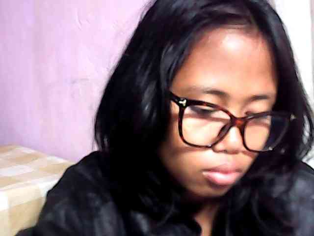Natalie-Luxa webcam
