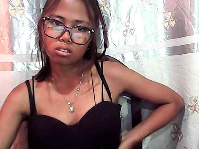 Natalie-Luxa webcam