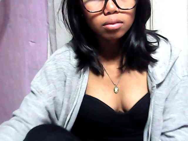 Natalie-Luxa webcam