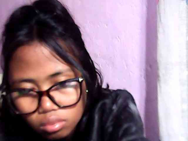 Natalie-Luxa webcam