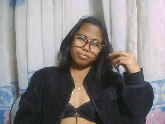 Natalie-Luxa webcam