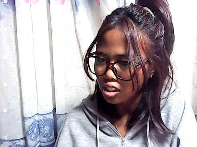 Natalie-Luxa webcam