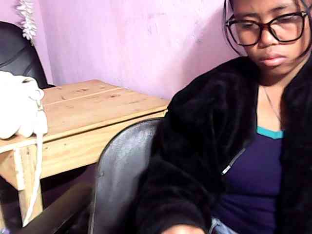 Natalie-Luxa webcam