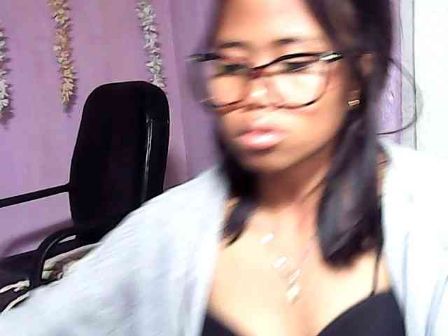 Natalie-Luxa webcam
