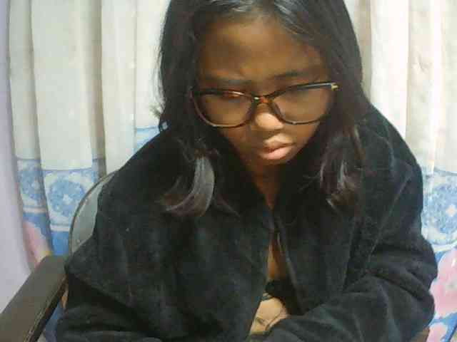 Natalie-Luxa webcam