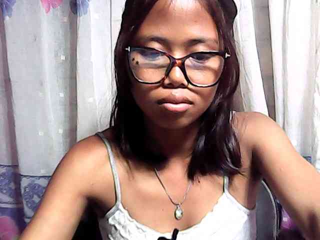 Natalie-Luxa webcam