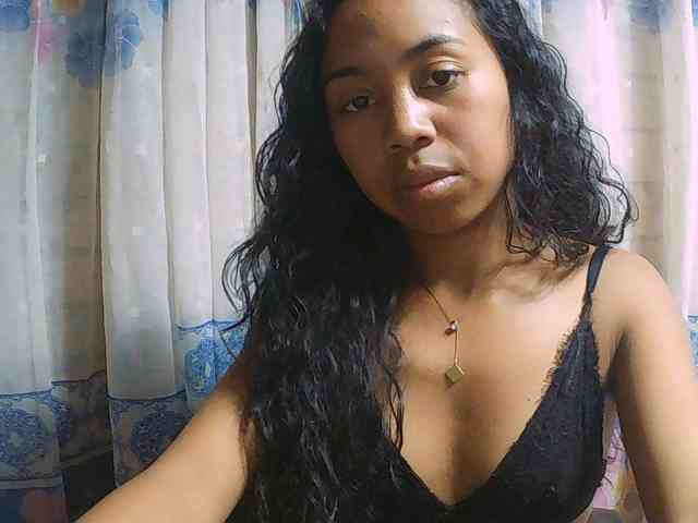 Natalie-Luxa webcam
