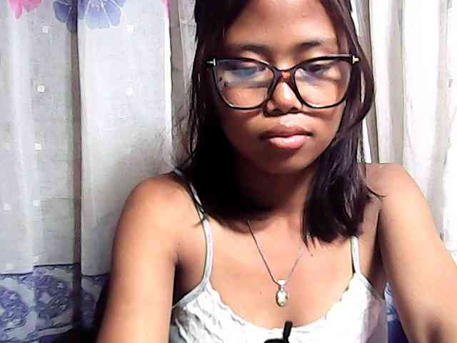 Natalie-Luxa webcam