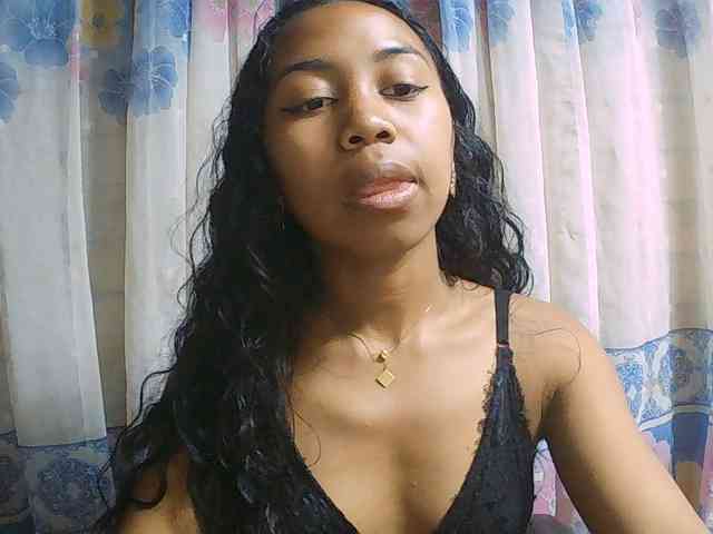 Natalie-Luxa webcam