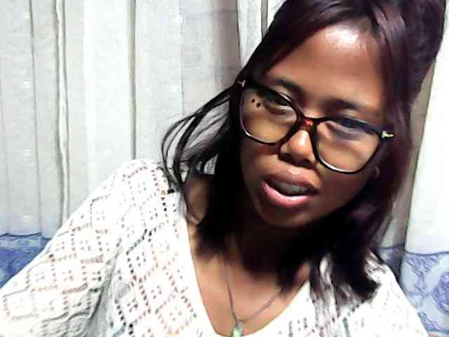 Natalie-Luxa webcam