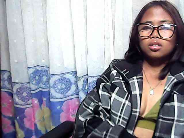 Natalie-Luxa webcam