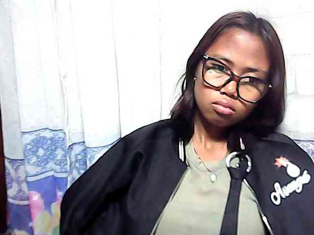 Natalie-Luxa webcam