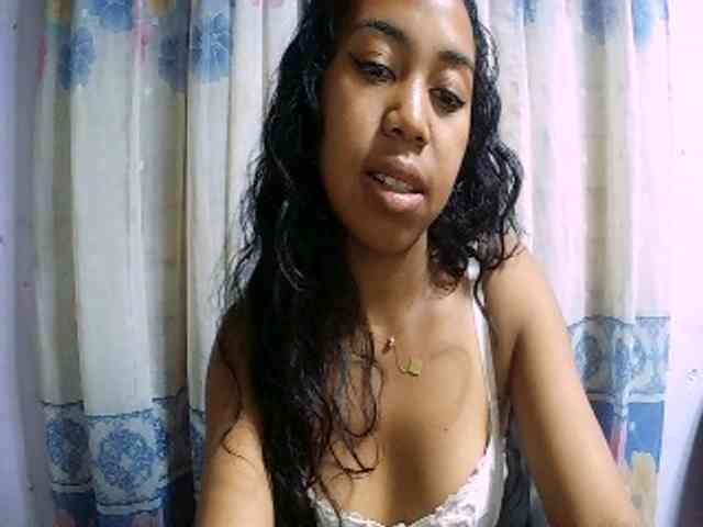 Natalie-Luxa webcam