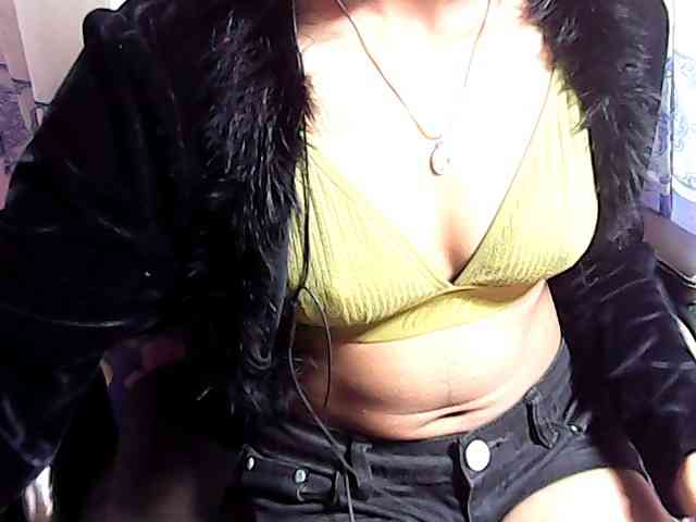 Natalie-Luxa webcam