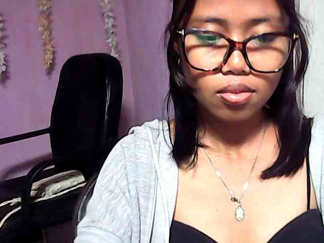 Natalie-Luxa webcam