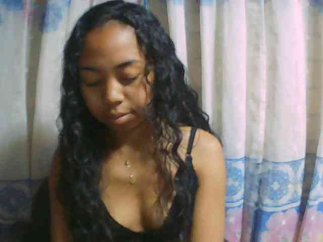 Natalie-Luxa webcam