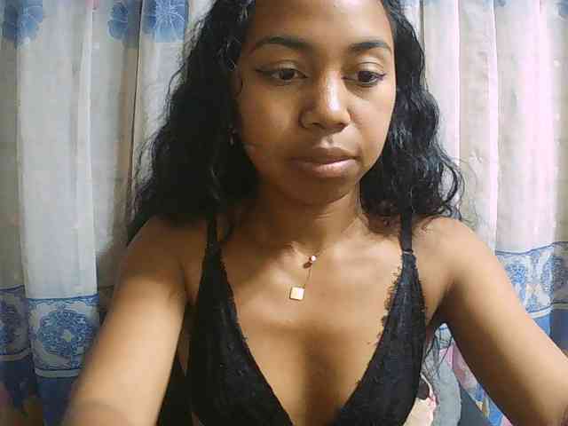Natalie-Luxa webcam