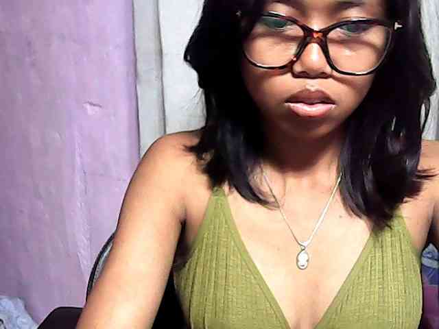 Natalie-Luxa webcam