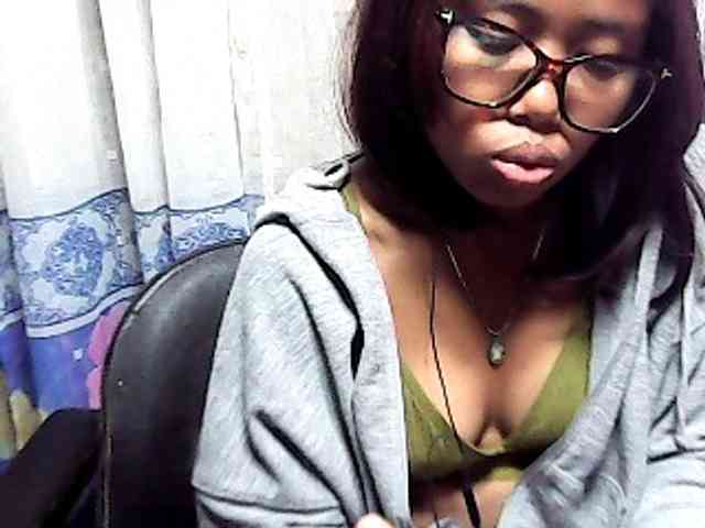 Natalie-Luxa webcam