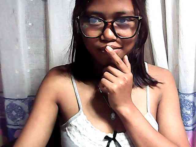 Natalie-Luxa webcam