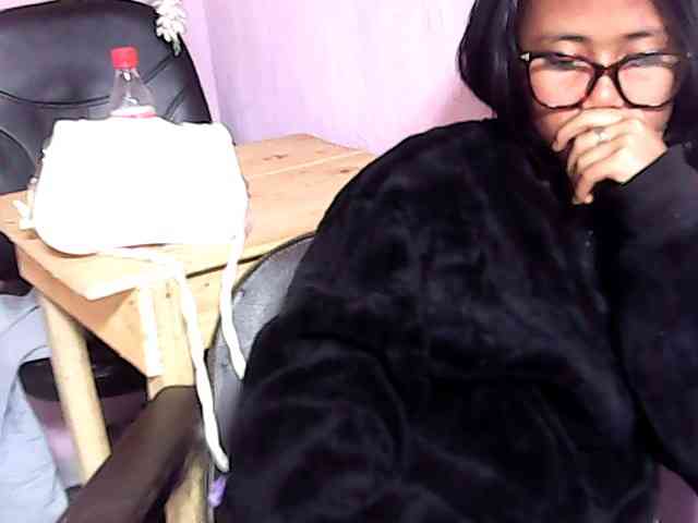 Natalie-Luxa webcam