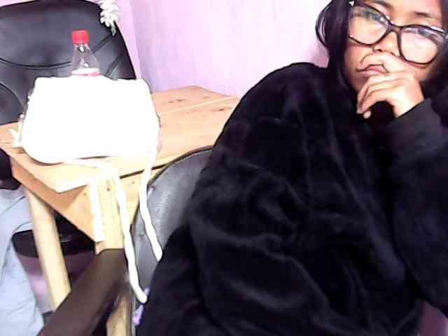 Natalie-Luxa webcam