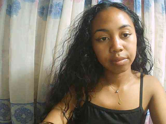 Natalie-Luxa webcam