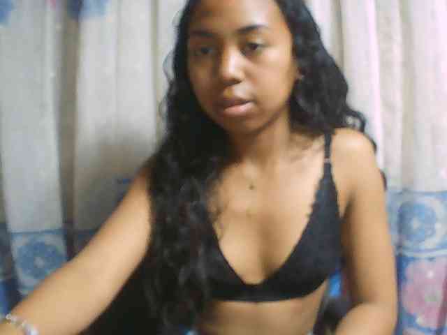 Natalie-Luxa webcam